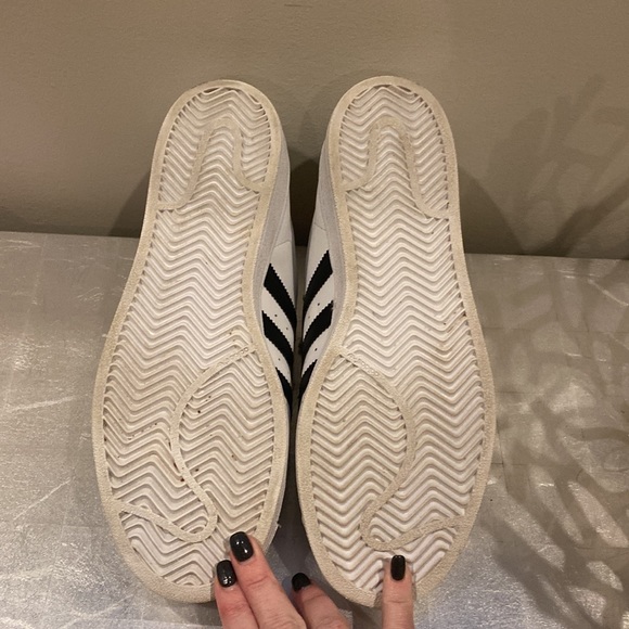 ADIDAS superstar size 8.5 shoes - Picture 8 of 8